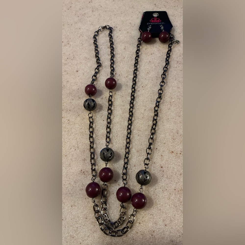 Paparazzi Maroon and Silver Necklace Set
